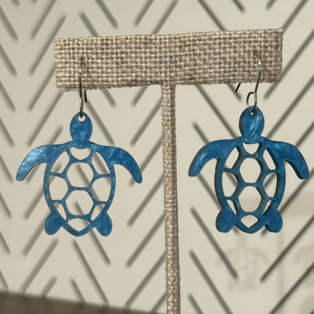 NEW Turtle Shaped Blue Acrylic Dangle Earrings Ocean Gift Summer Sea Life Travel - Picture 6 of 7